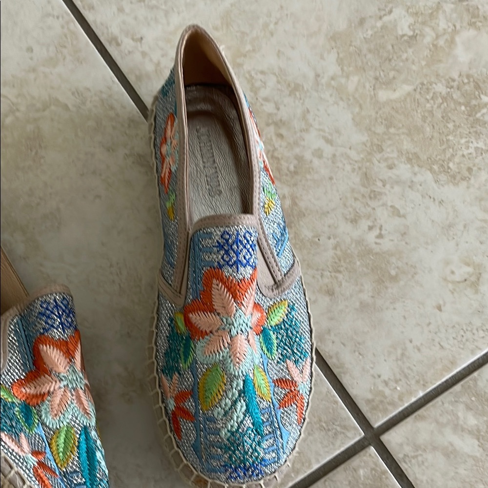 Embroidered  espadrilles by Johnny was